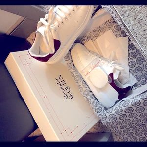 Alexander McQueen Sz. 42 in men (9US). Like new